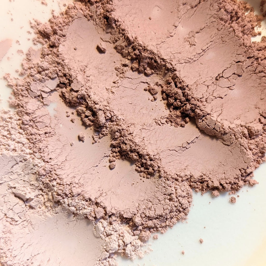 Pink + Pink/Linen shades have returned to Gossamer Mineral Foundation!